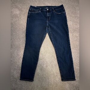 Women’s Gap jeans size 18R (34), True skinny Mid Rise